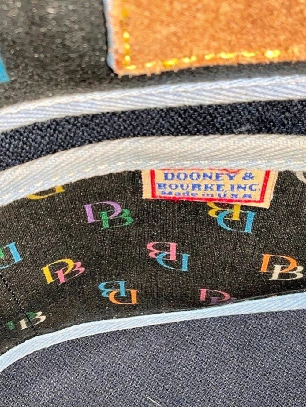 Dooney & Bourke Monogram Tote in Black & tan leather - Picture 5 of 5